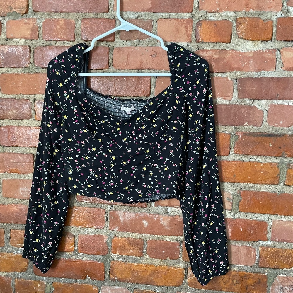 Black puff sleeve top with flowers